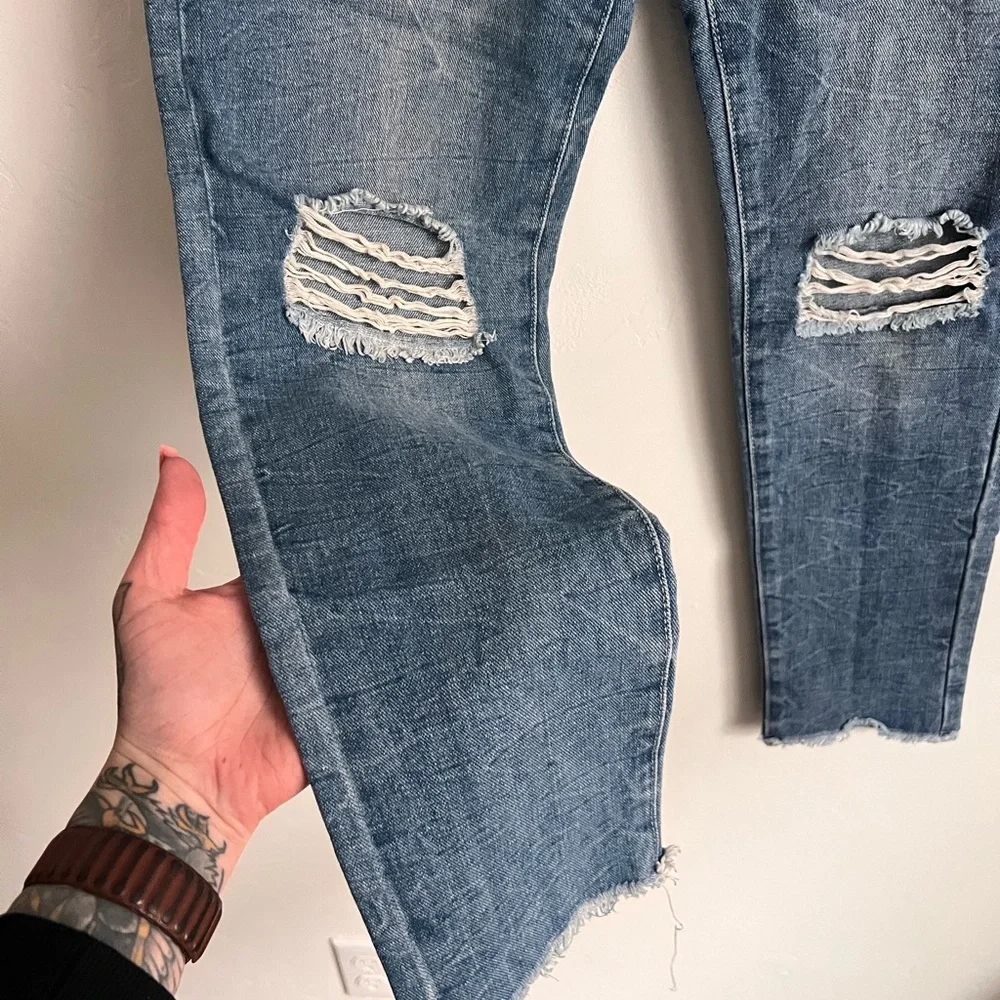 Boohoo size distressed